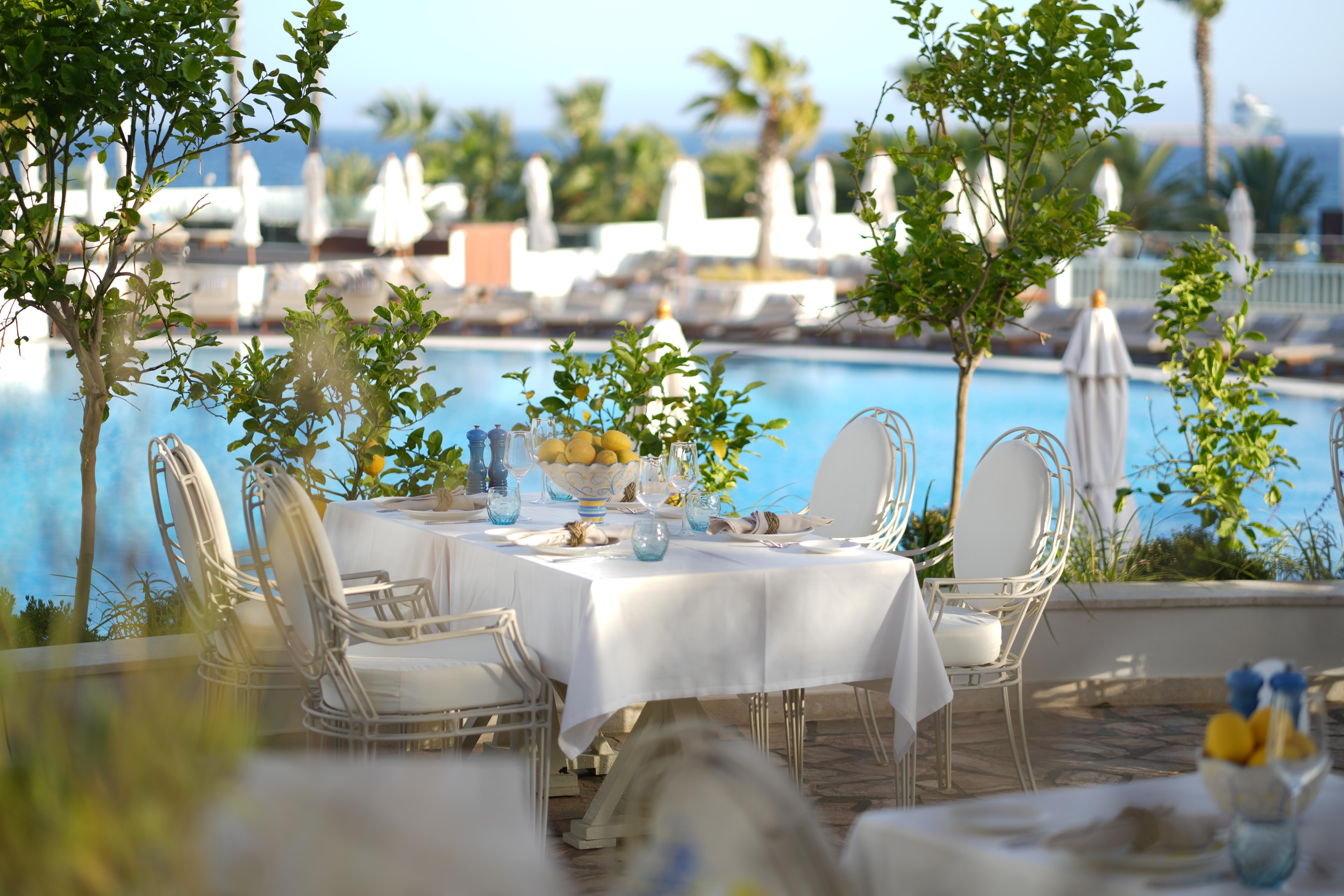 Book your wedding day in Parklane, a Luxury Collection Resort & Spa